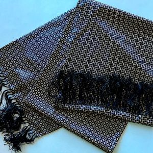 Beautiful silk navy and tan MaxMara Weekend scarf